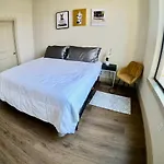 5 Mins To Med Center, Comfy King Beds, Wifi,Gym,Pool